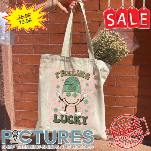 Smiley Feeling Lucky Irish Green Shamrocks Vintage St Patrick's day tote bag