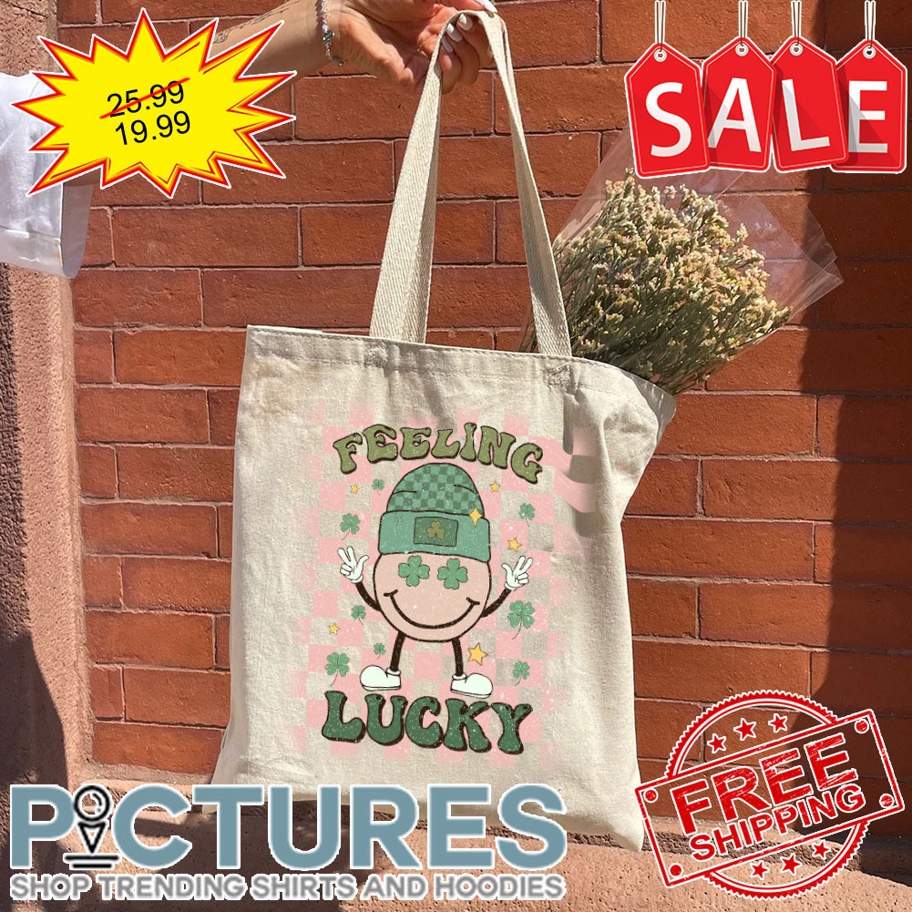 Smiley Feeling Lucky Irish Green Shamrocks Vintage St Patrick's day tote bag