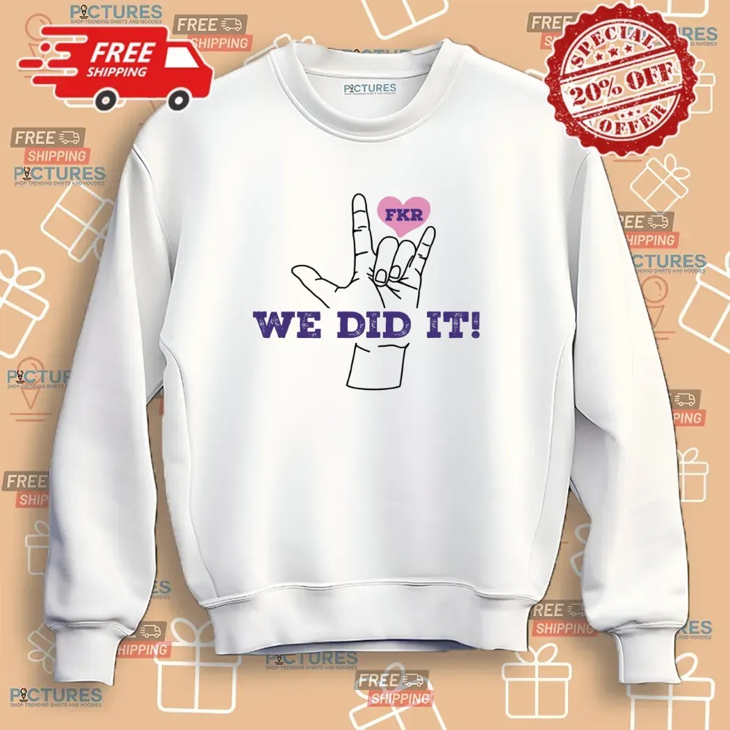Karen Read Is Free We Did It I Love You Hand Sign T Shirt