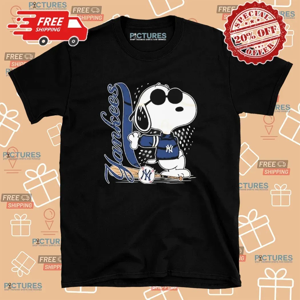 Snoopy The Peanuts New York Yankees Baseball Fan T Shirt
