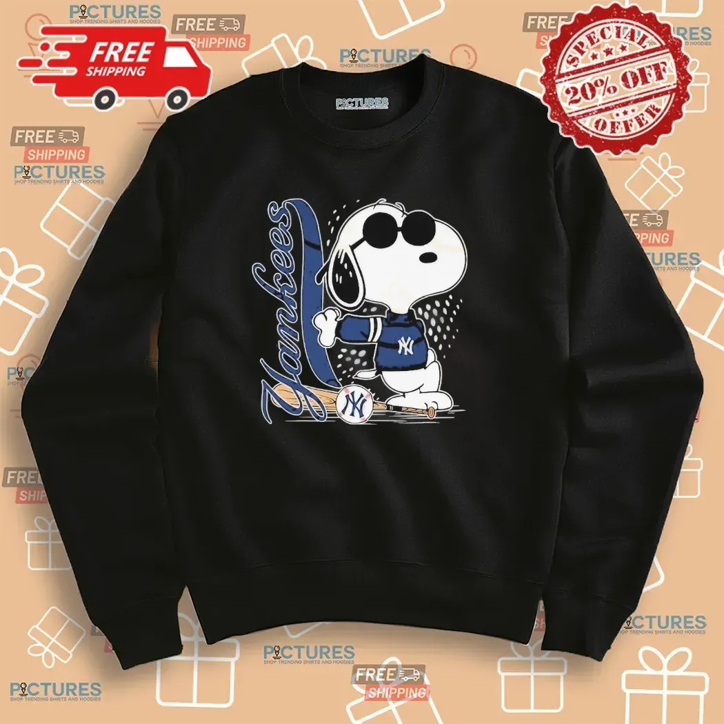 Snoopy The Peanuts New York Yankees Baseball Fan T Shirt