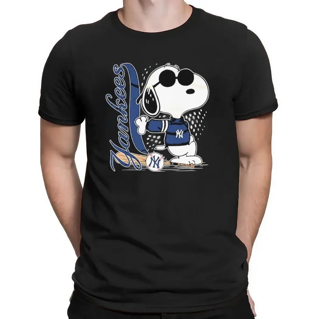 Snoopy The Peanuts New York Yankees Baseball Fan T Shirt