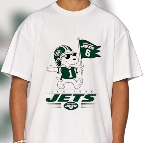 New York Jets Snoopy Tee, Retro Cartoon Mascot Game Day Graphic T-Shirt for Football Fans