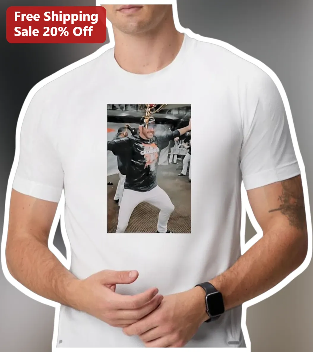 Aaron Judge New York Yankees World Series Champions Celebration Graphic Tee