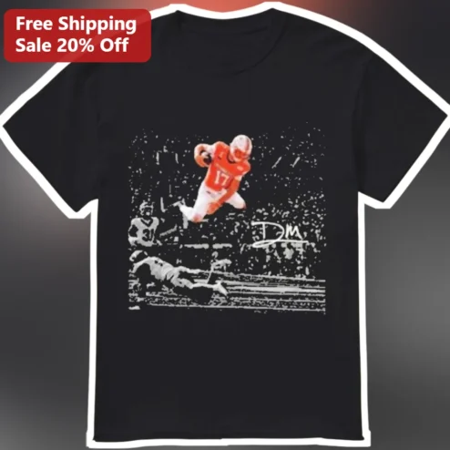 Jaylen Waddle #17 Miami Dolphins Football Catch Graphic Tee