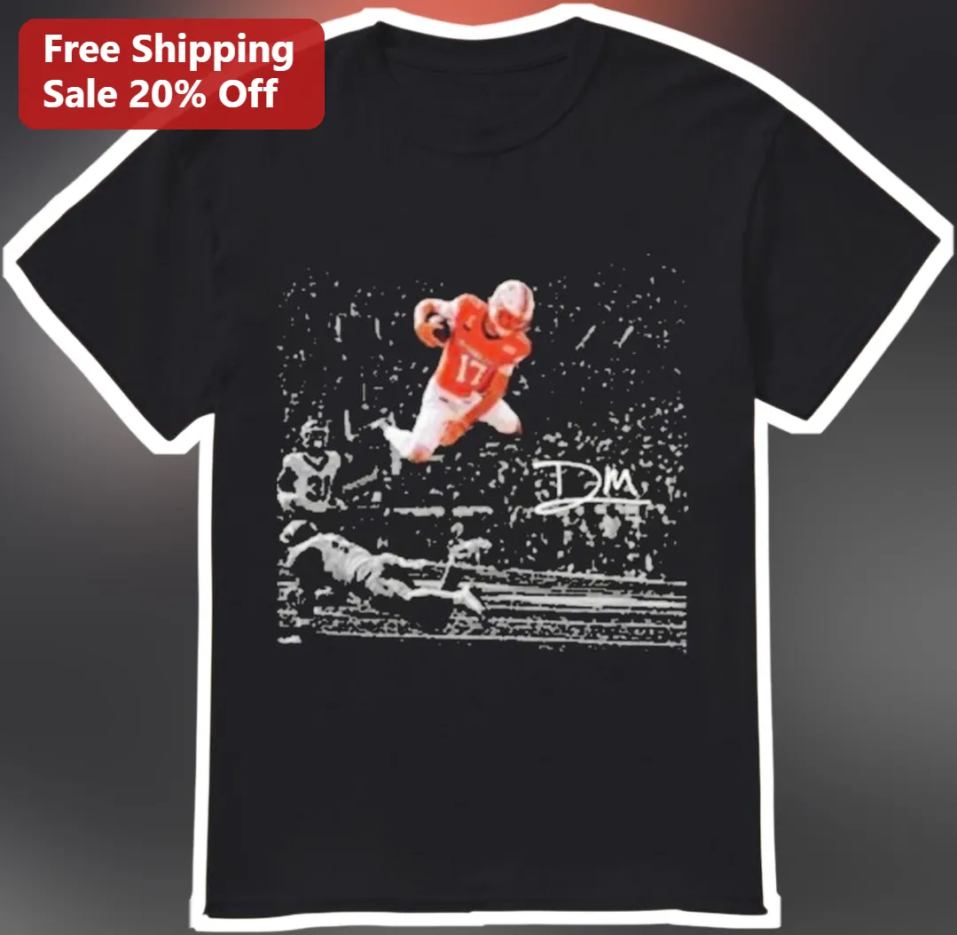 Jaylen Waddle #17 Miami Dolphins Football Catch Graphic Tee