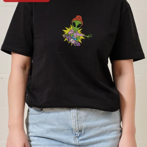 Skateboarding Alien Graphic Tee Funny Retro Sci-Fi Skateboard Shirt for Teens