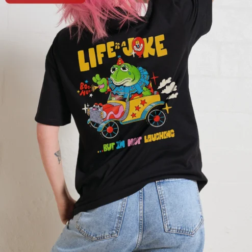Close-up of Threadheads Tee Oversized Graphic Streetwear Shirt Y2K Retro Style Cotton for streetwear fans in Chicago, Illinois