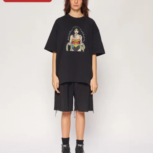 Wonder Woman Tee Oversized Graphic T-Shirt Vintage Comic Style Streetwear for Women