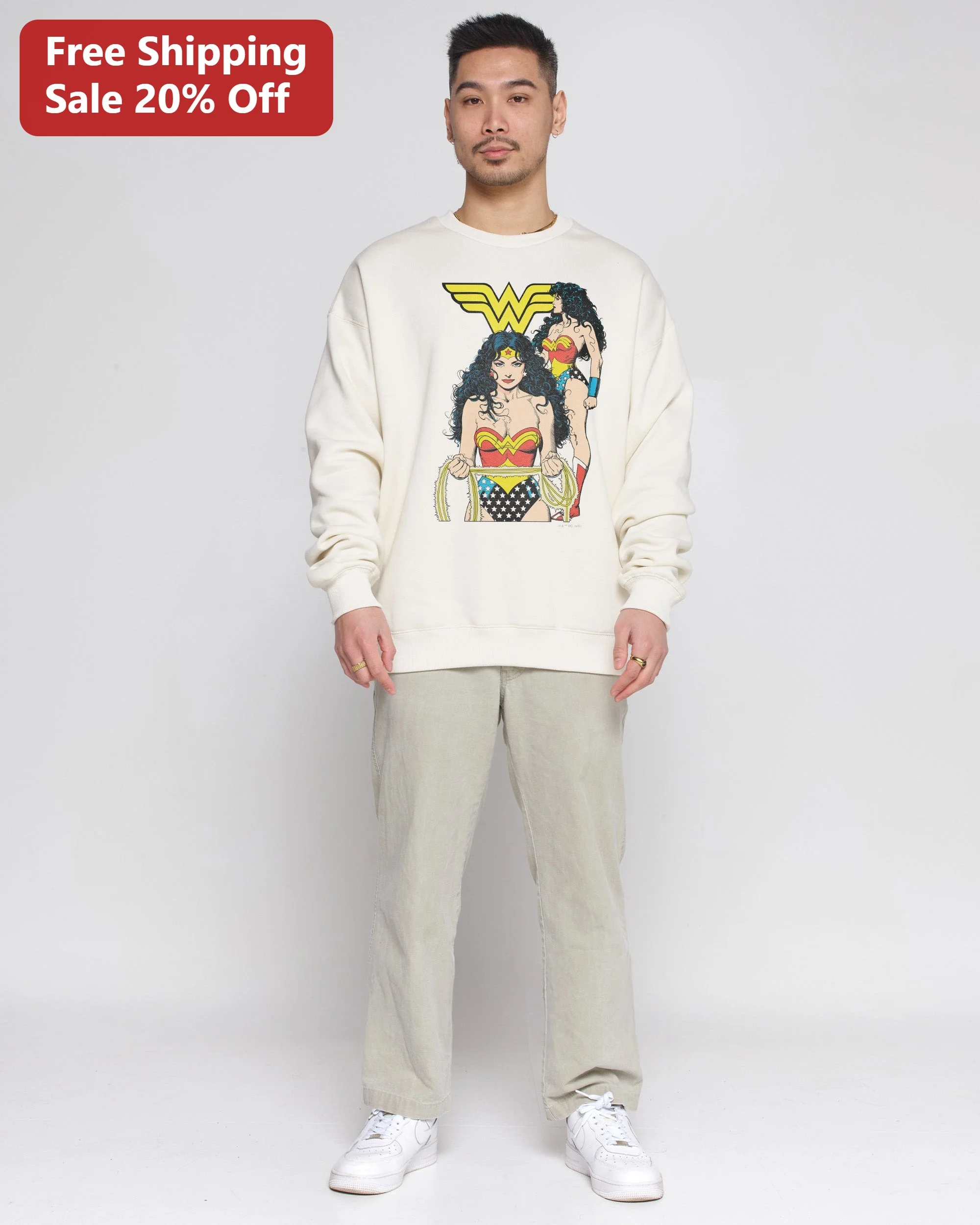 Wonder Woman Vintage Comic Art Crewneck Sweatshirt Retro DC Comics Superhero Apparel for Women