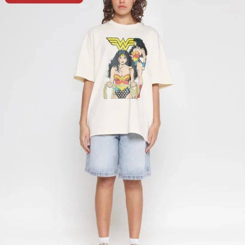 Wonder Woman Vintage Comic Art Oversized Tee Retro Pop Culture Graphic T-Shirt for Women
