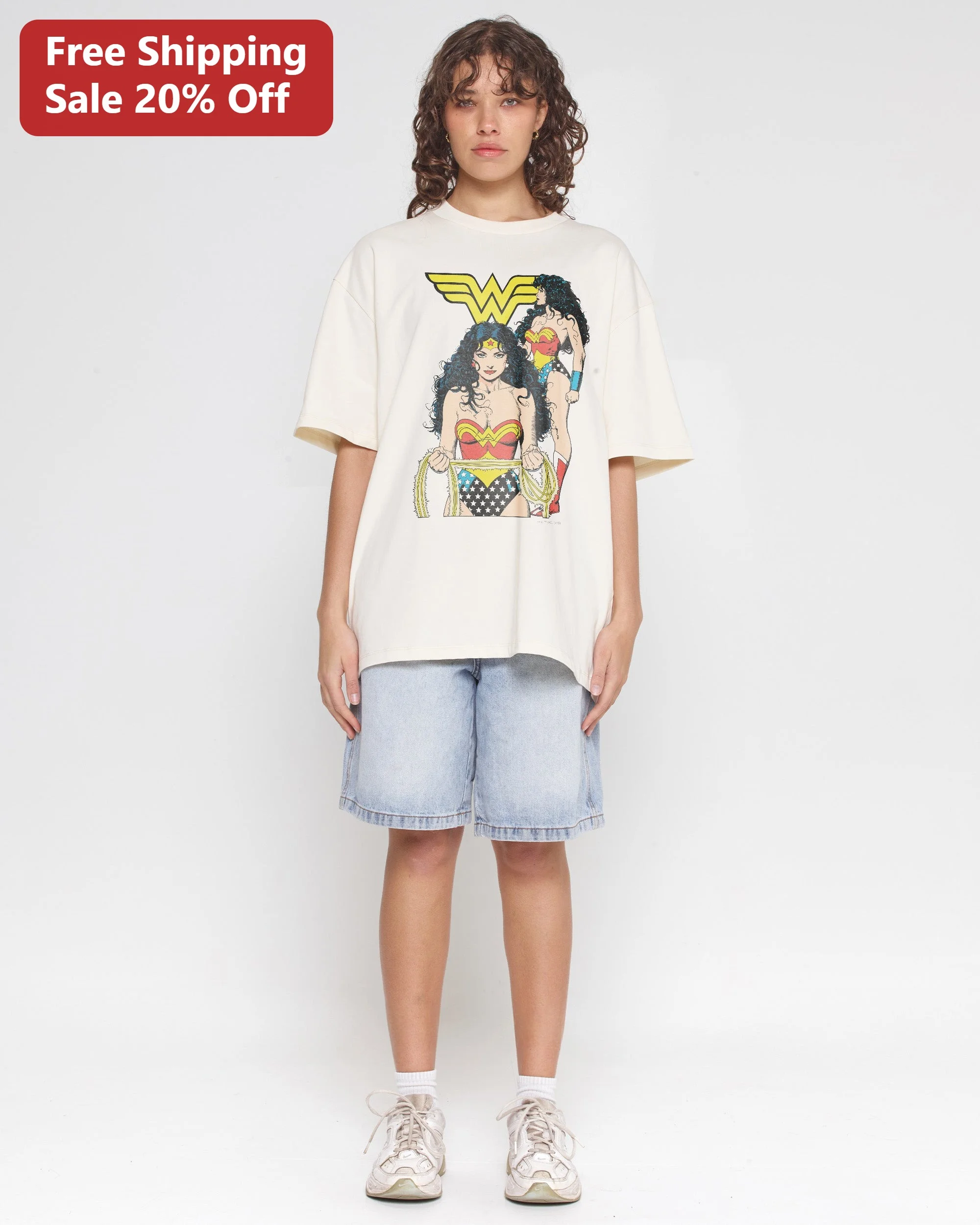 Wonder Woman Vintage Comic Art Oversized Tee Retro Pop Culture Graphic T-Shirt for Women